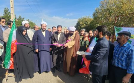 افتتاح نمایشگاه توانمندی های شهرستان کهک و جشنواره انار