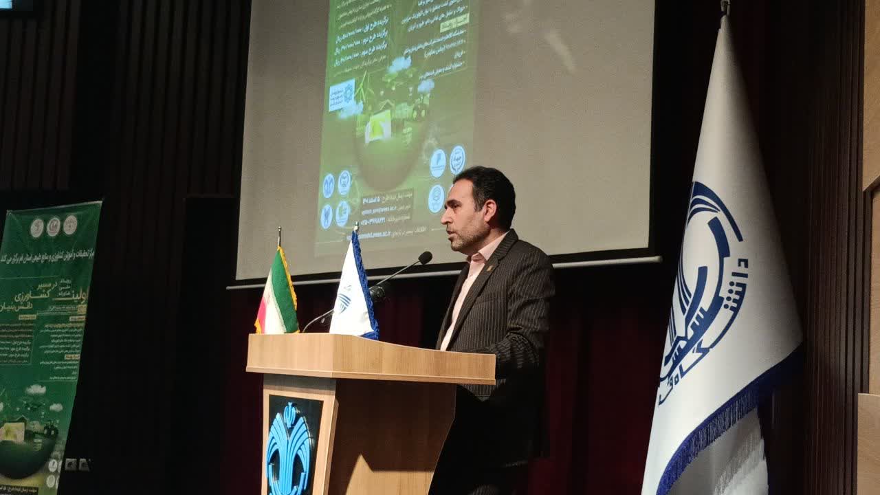 معاون استاندار قم: ضرورت استفاده مؤثر از ظرفیت شرکتهای دانشبنیان در حوزه کشاورزی/راهاندازی دهکده کشاورزی در قم